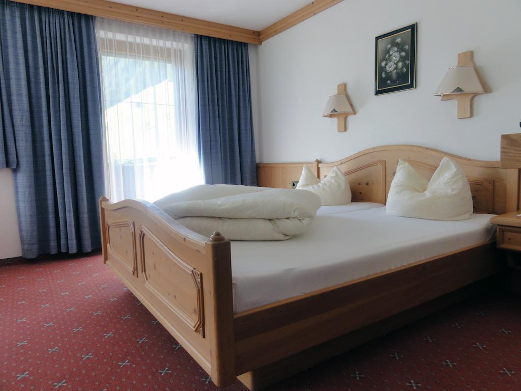 Gaestehaus Alpenland Tux Kamer foto